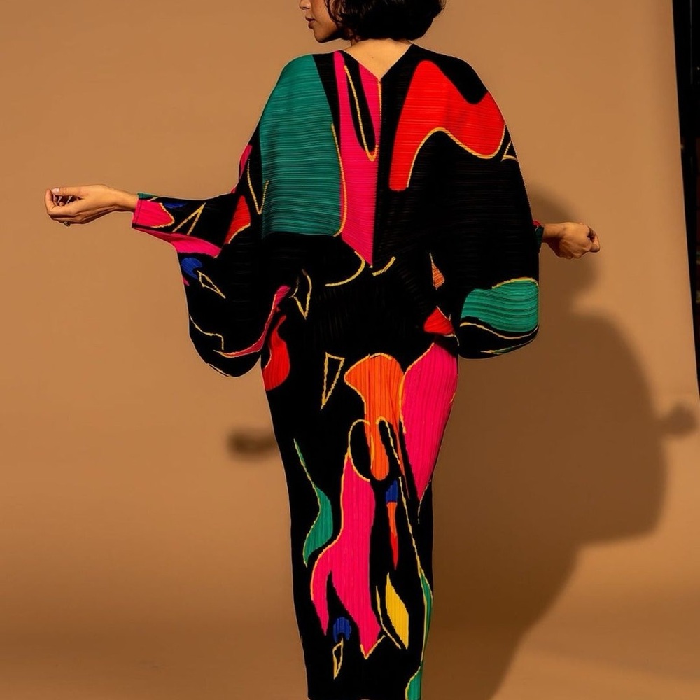 Dressed in LALA Women of the Hour Midi Dress - Picture 3 of 10
